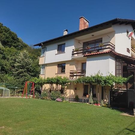 Къща Поколения Triavna Exterior foto