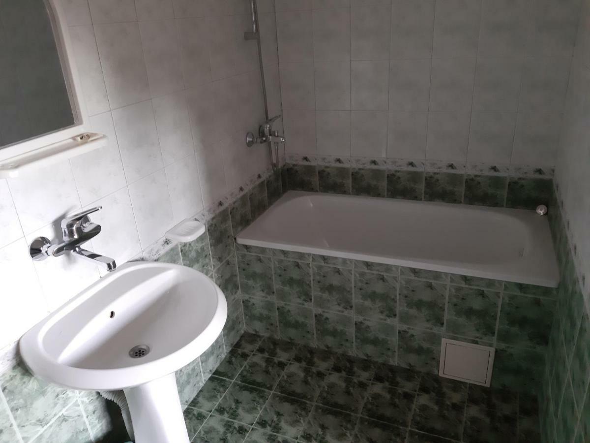Къща Поколения Triavna Exterior foto